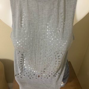 gray crop tank